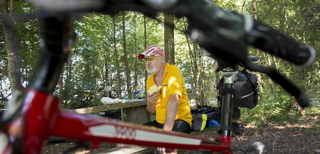 Madpakkepause på cykelturen 
