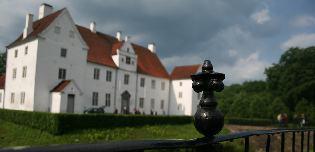 Sønderskov Hovedgård i gråvejr